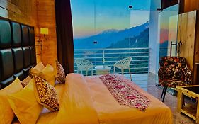 Hotel Classic Crown - #scenic Mountain View #open Terrace #parking #premium Rooms With Balcony #guest Preferred #best Selling Hotel In Mussoorie  4* India