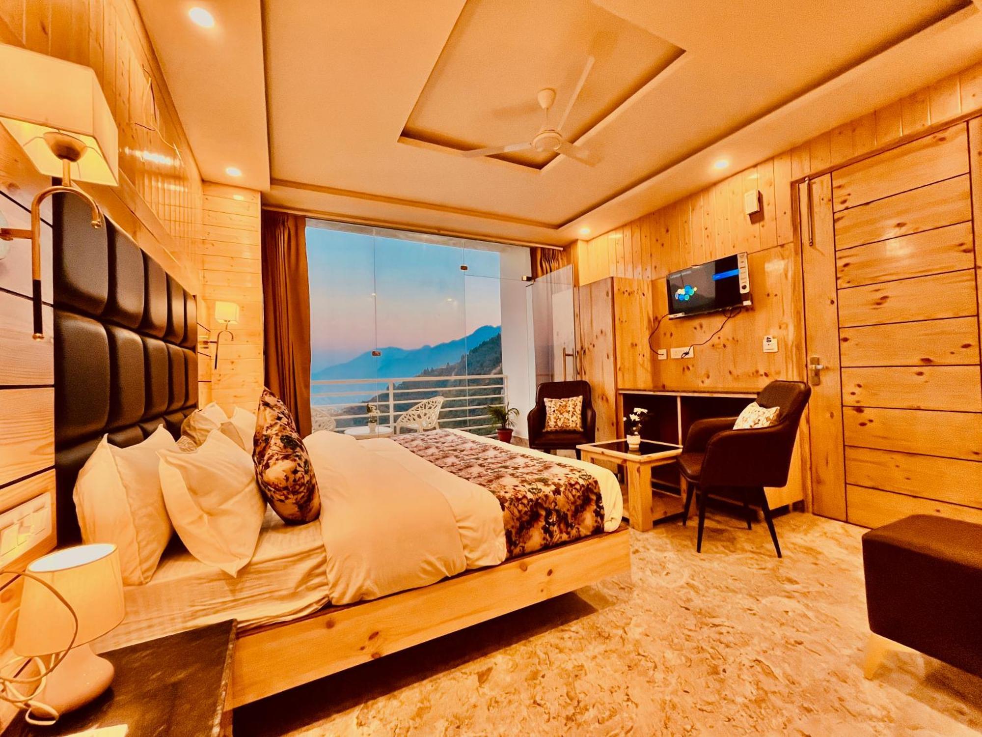 Hotel Classic Crown - #Scenic Mountain View #Open Terrace #Parking #Premium Rooms With Balcony #Guest Preferred #Best Selling Hotel In Mussoorie Exterior photo
