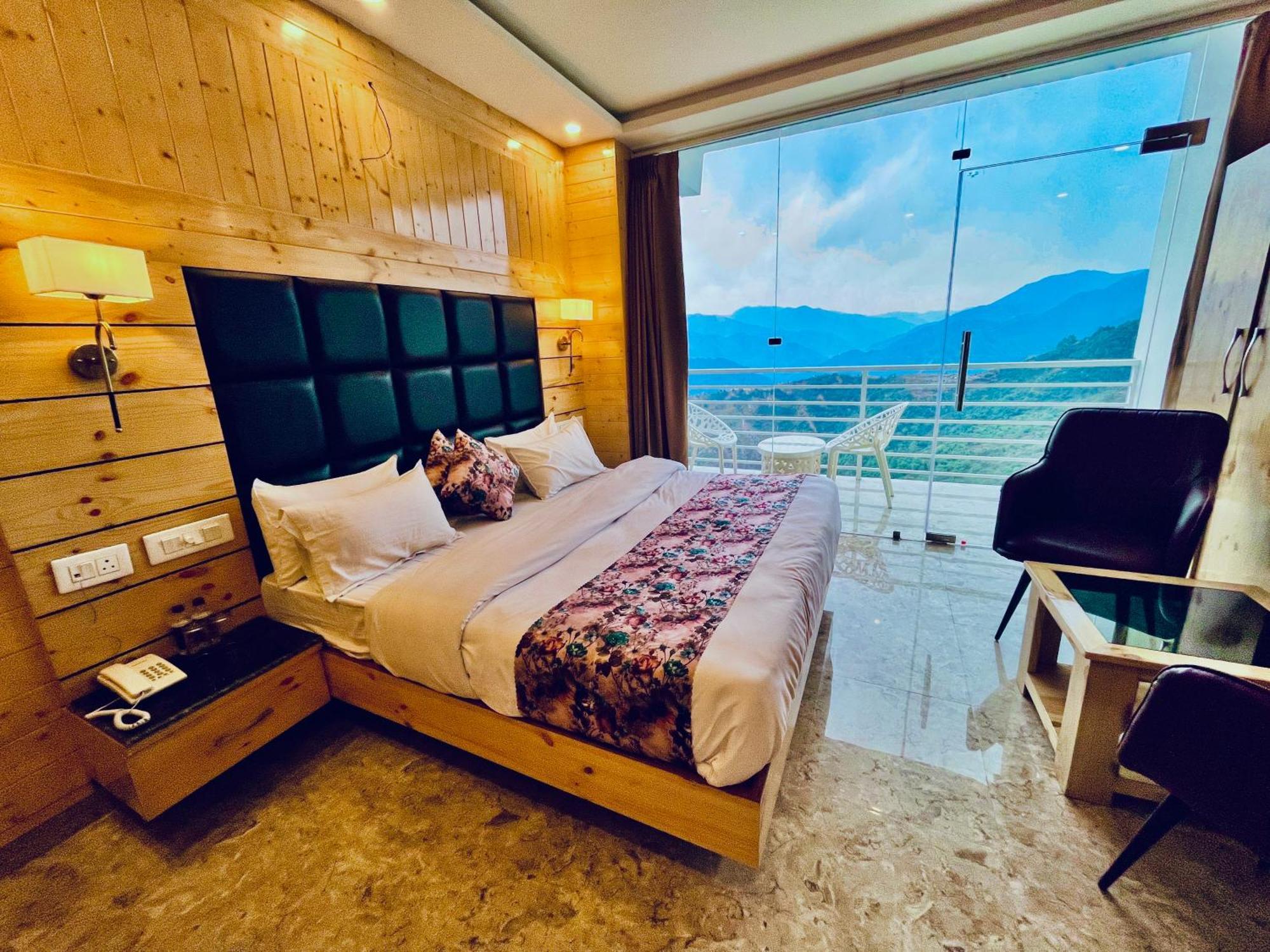 Hotel Classic Crown - #Scenic Mountain View #Open Terrace #Parking #Premium Rooms With Balcony #Guest Preferred #Best Selling Hotel In Mussoorie Exterior photo