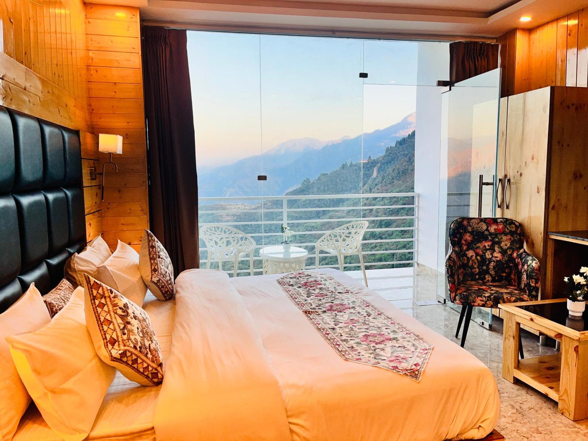 Hotel Classic Crown - #Scenic Mountain View #Open Terrace #Parking #Premium Rooms With Balcony #Guest Preferred #Best Selling Hotel In Mussoorie Exterior photo