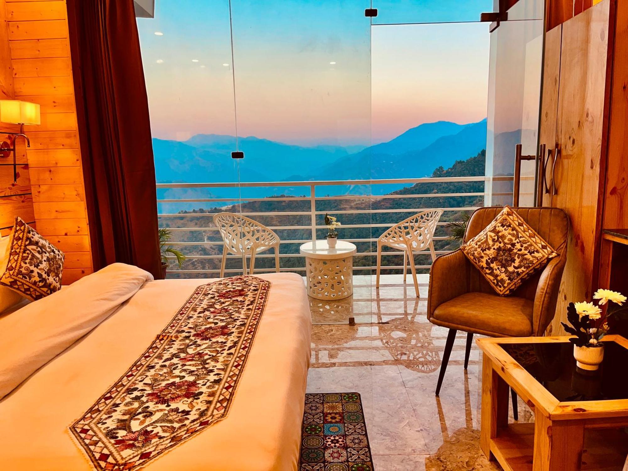 Hotel Classic Crown - #Scenic Mountain View #Open Terrace #Parking #Premium Rooms With Balcony #Guest Preferred #Best Selling Hotel In Mussoorie Exterior photo