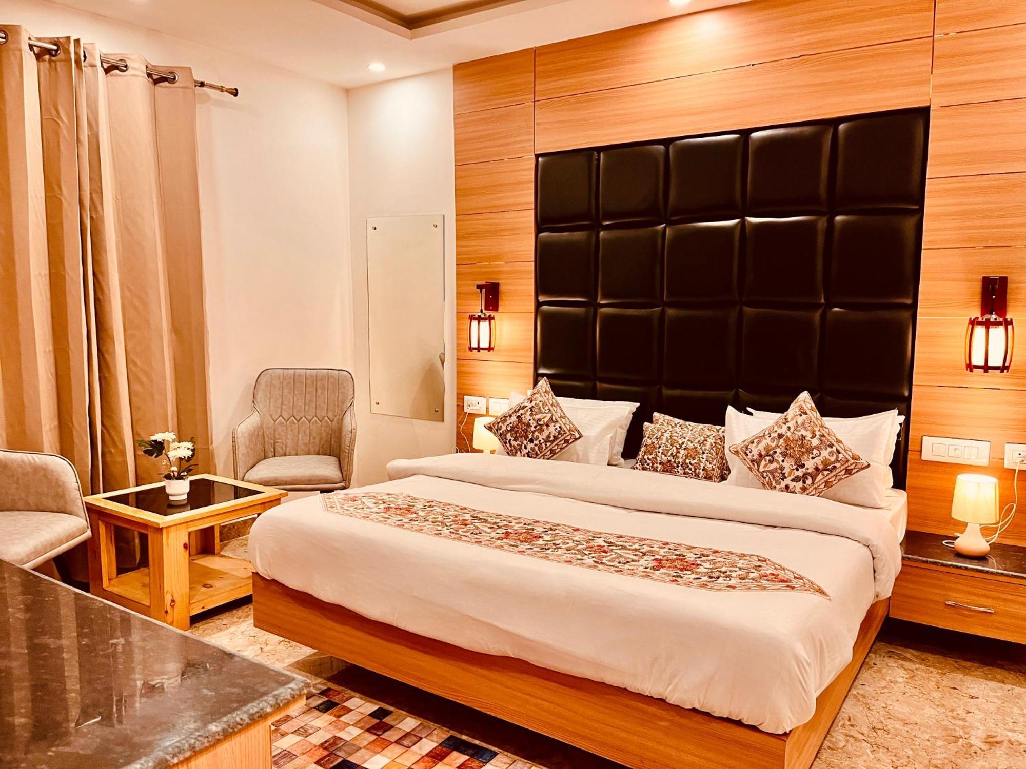 Hotel Classic Crown - #Scenic Mountain View #Open Terrace #Parking #Premium Rooms With Balcony #Guest Preferred #Best Selling Hotel In Mussoorie Exterior photo