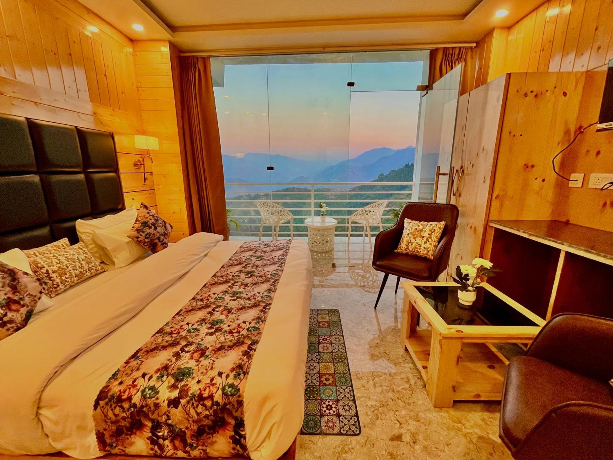Hotel Classic Crown - #Scenic Mountain View #Open Terrace #Parking #Premium Rooms With Balcony #Guest Preferred #Best Selling Hotel In Mussoorie Exterior photo
