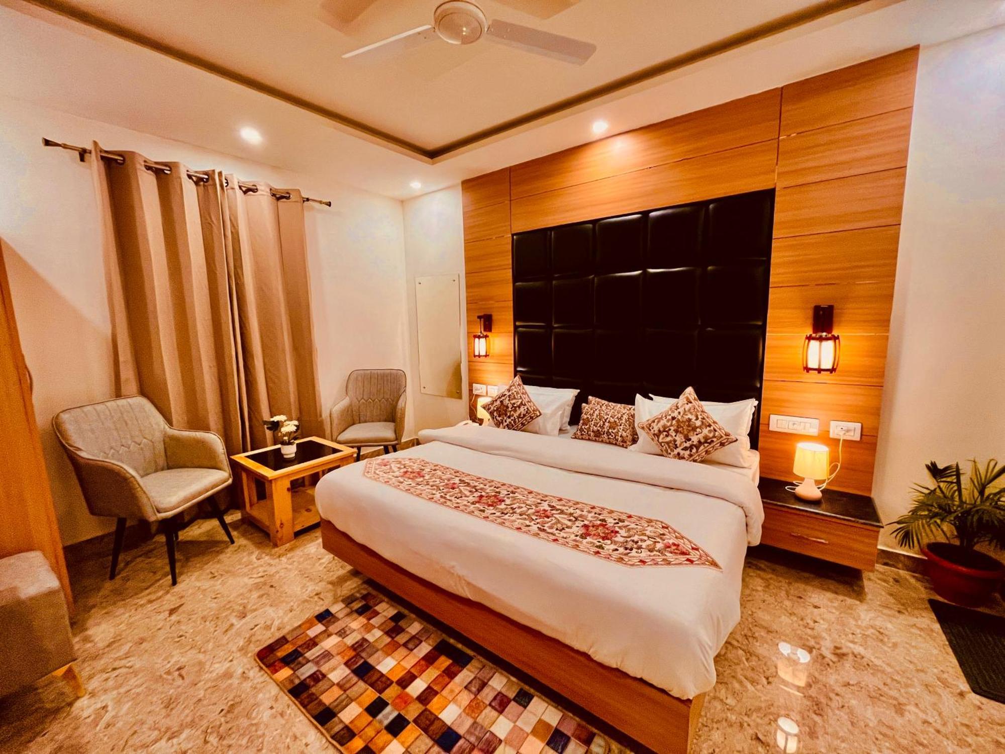 Hotel Classic Crown - #Scenic Mountain View #Open Terrace #Parking #Premium Rooms With Balcony #Guest Preferred #Best Selling Hotel In Mussoorie Exterior photo