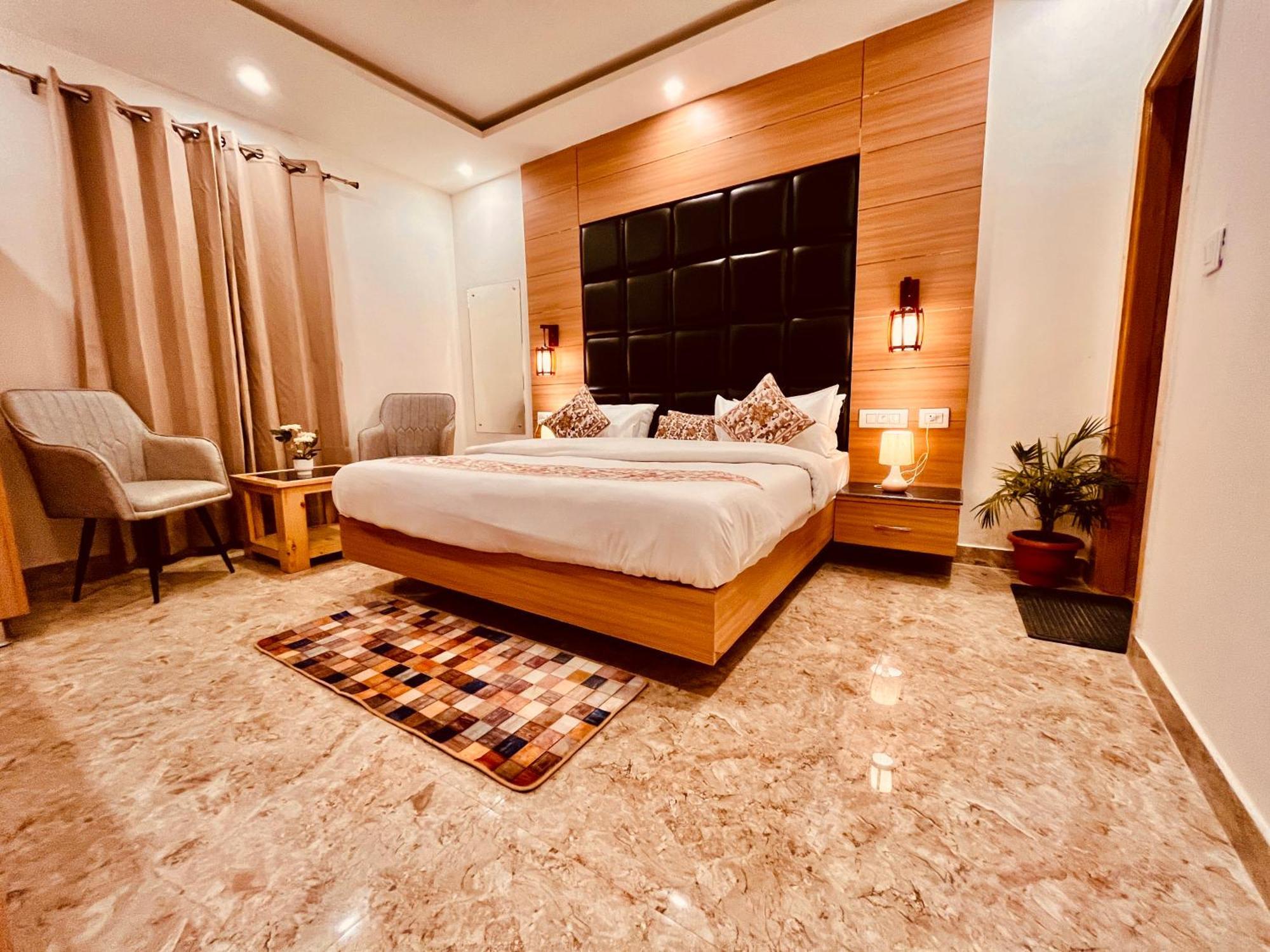 Hotel Classic Crown - #Scenic Mountain View #Open Terrace #Parking #Premium Rooms With Balcony #Guest Preferred #Best Selling Hotel In Mussoorie Exterior photo
