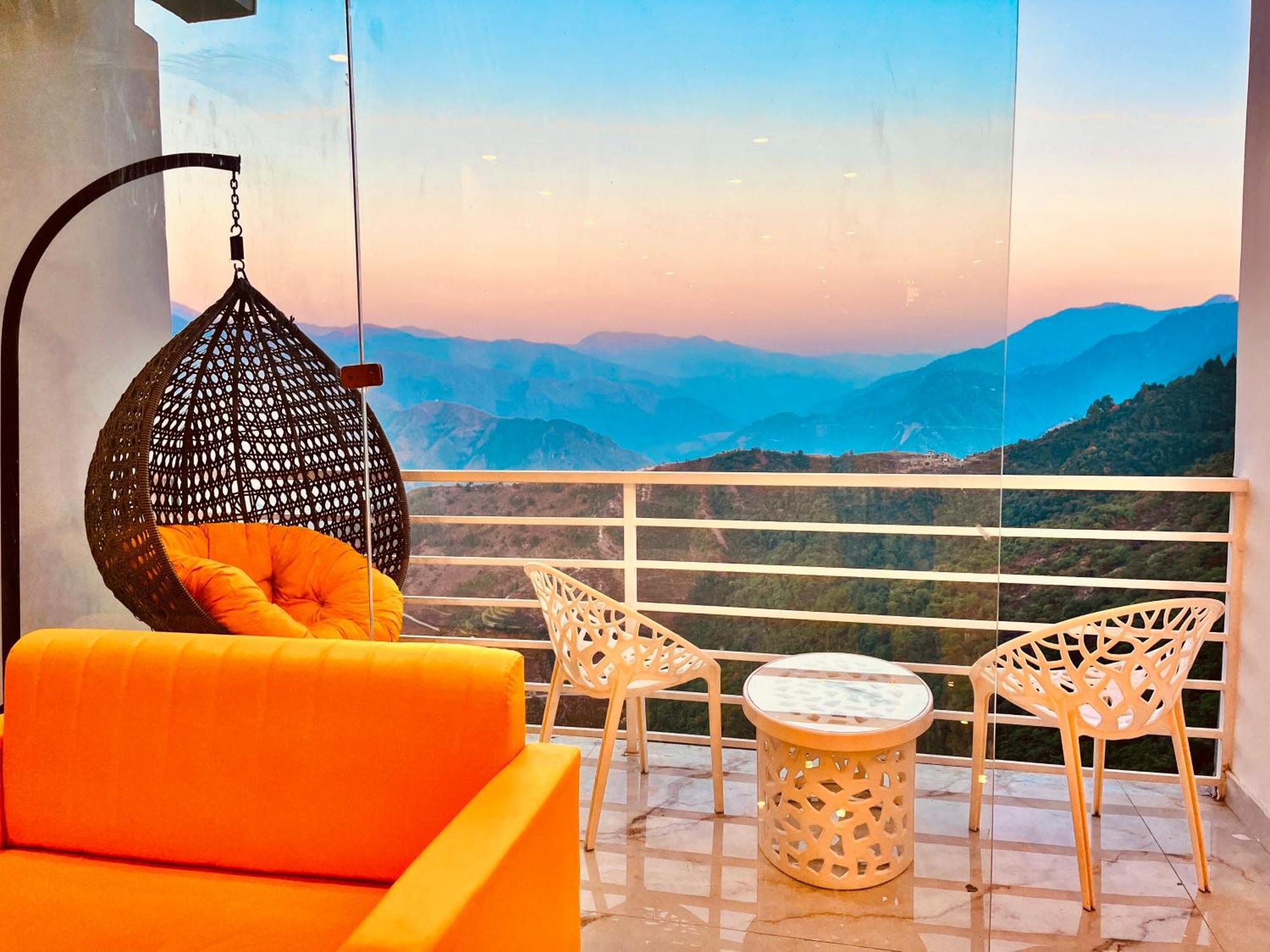 Hotel Classic Crown - #Scenic Mountain View #Open Terrace #Parking #Premium Rooms With Balcony #Guest Preferred #Best Selling Hotel In Mussoorie Exterior photo